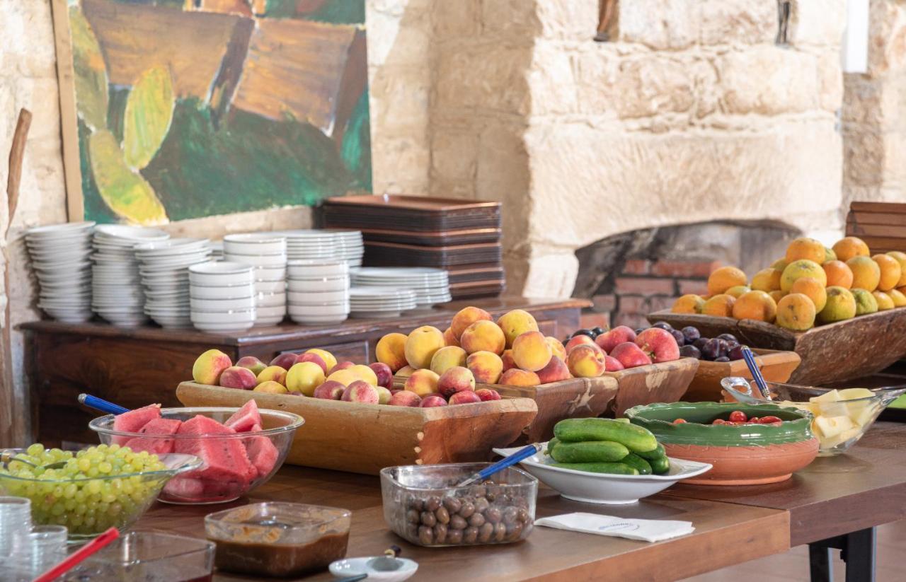 Zoes Traditional Apartments, Bed & Breakfast Larnaca Zewnętrze zdjęcie