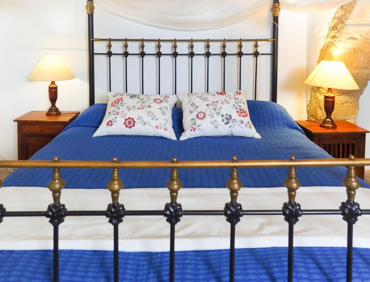 Zoes Traditional Apartments, Bed & Breakfast Larnaca Zewnętrze zdjęcie